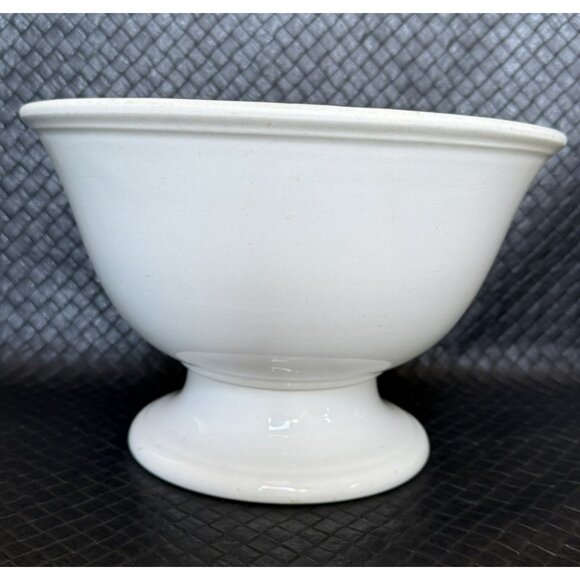 Ironstone Pedestal Bowl 10 x 7 In Johnson Brothers English Lion Unicorn Mark - Picture 1 of 8